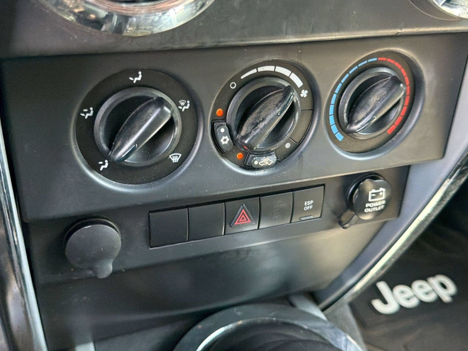 Used 2007 Jeep Wrangler Unlimited X RWD image 19