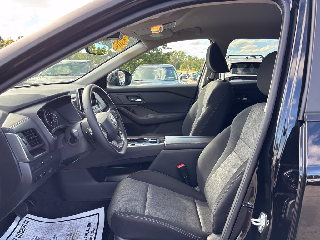 Used 2026 Nissan Rogue SV AWD/4WD image 21