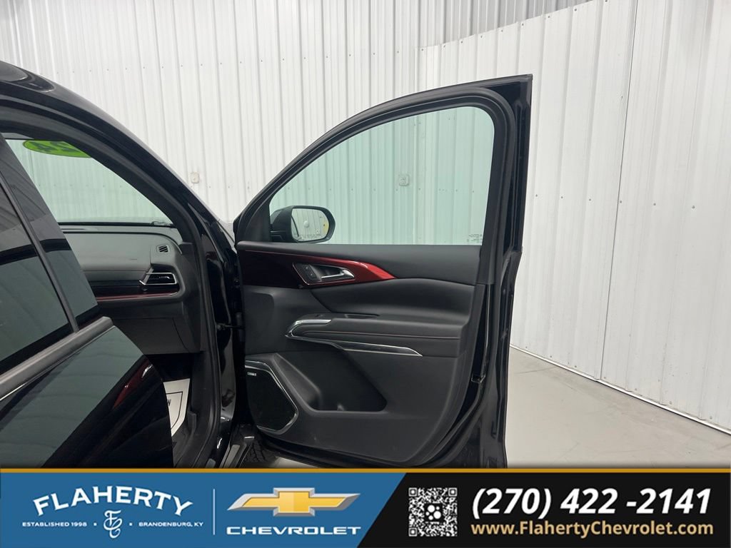 Used 2024 Chevrolet Traverse RS w/ LPO, Floor Liner Package AWD/4WD image 14