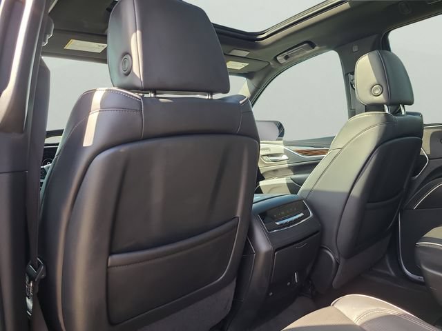 Used 2023 Cadillac Escalade Premium Luxury AWD/4WD image 10