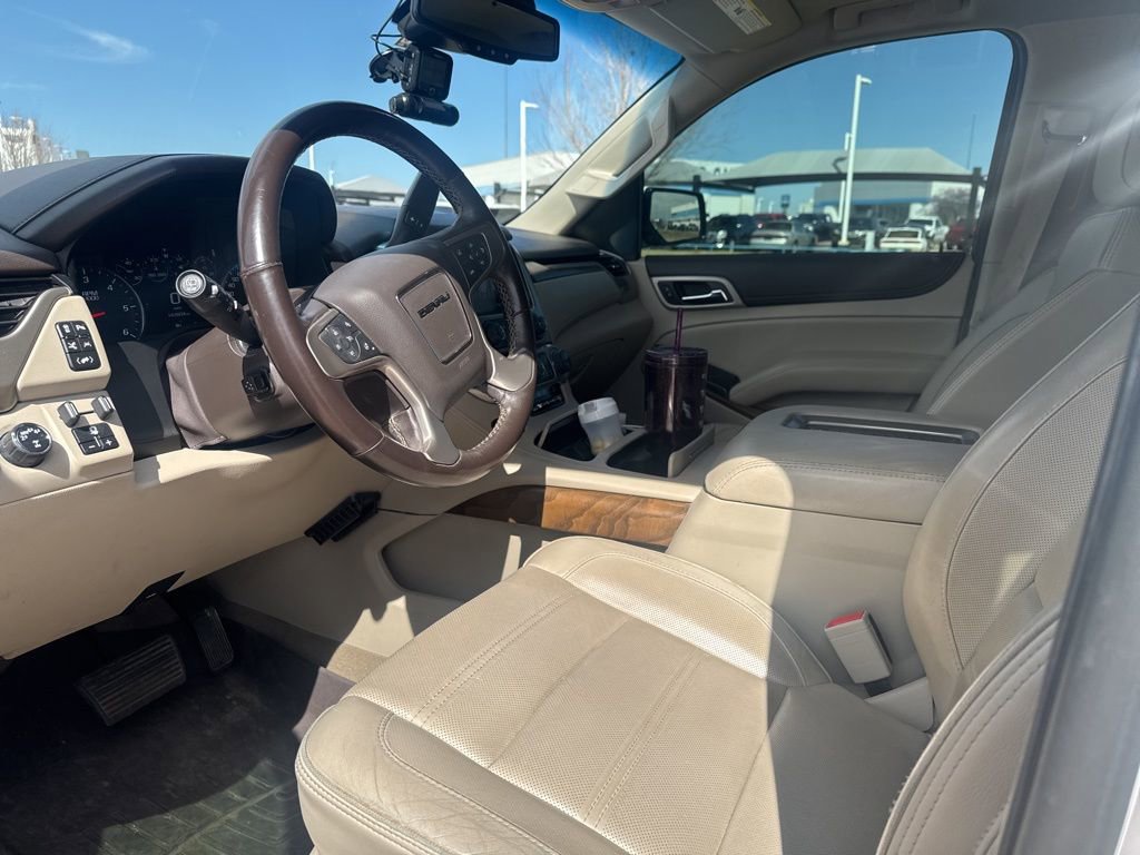 Used 2020 GMC Yukon Denali w/ Denali Premium Package image 5