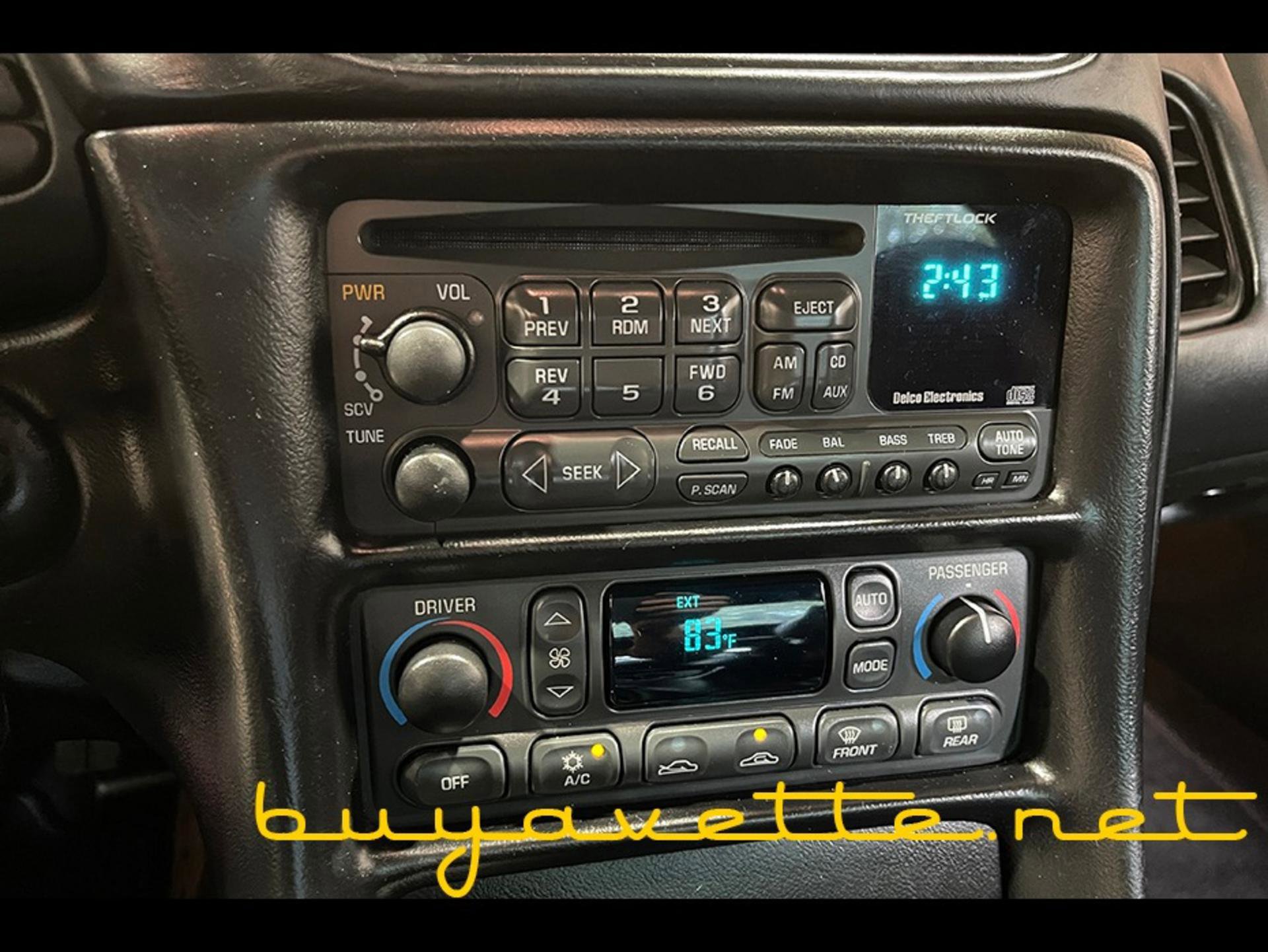 Used 2002 Chevrolet Corvette Coupe w/ Preferred Equipment Group2 image 15