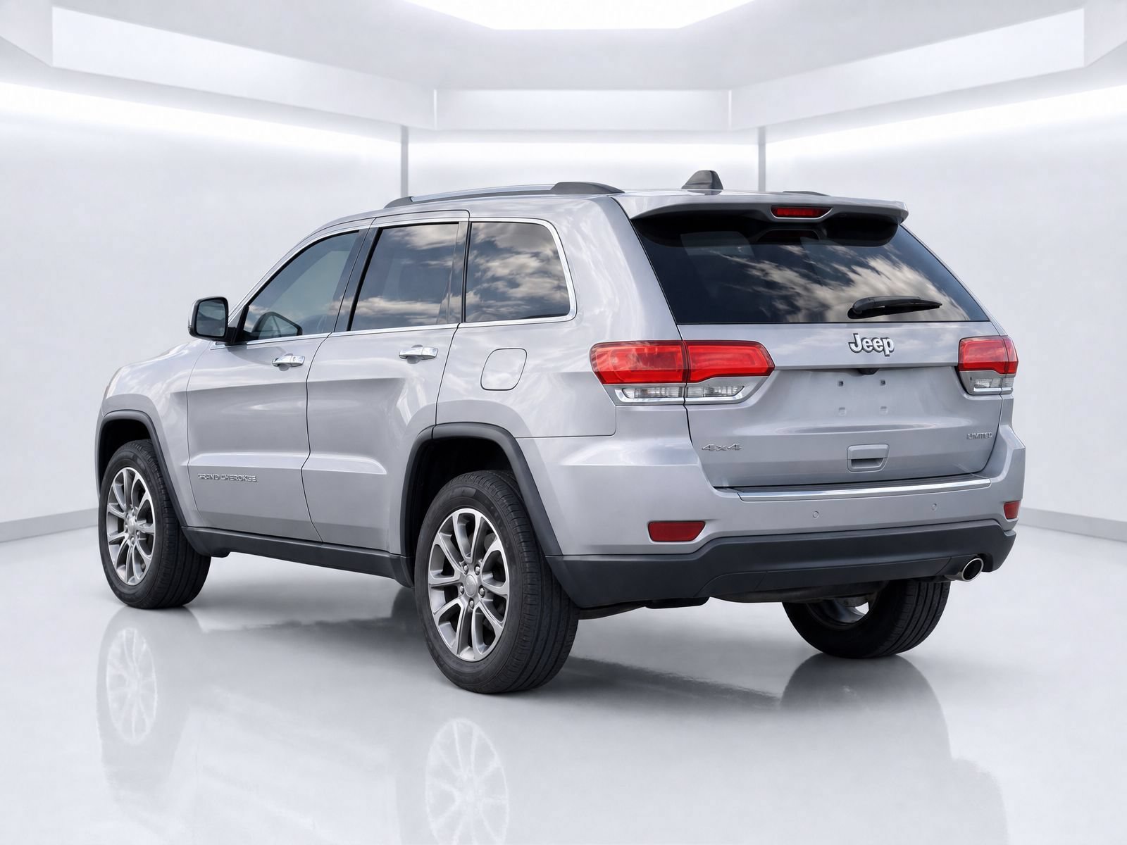 Used 2016 Jeep Grand Cherokee Limited AWD/4WD image 3