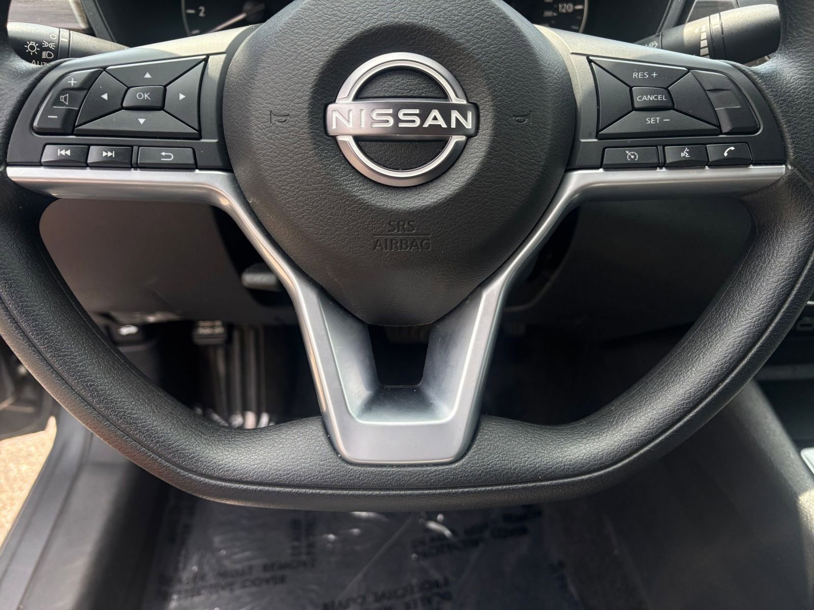 Used 2025 Nissan Altima 2.5 SV FWD image 28