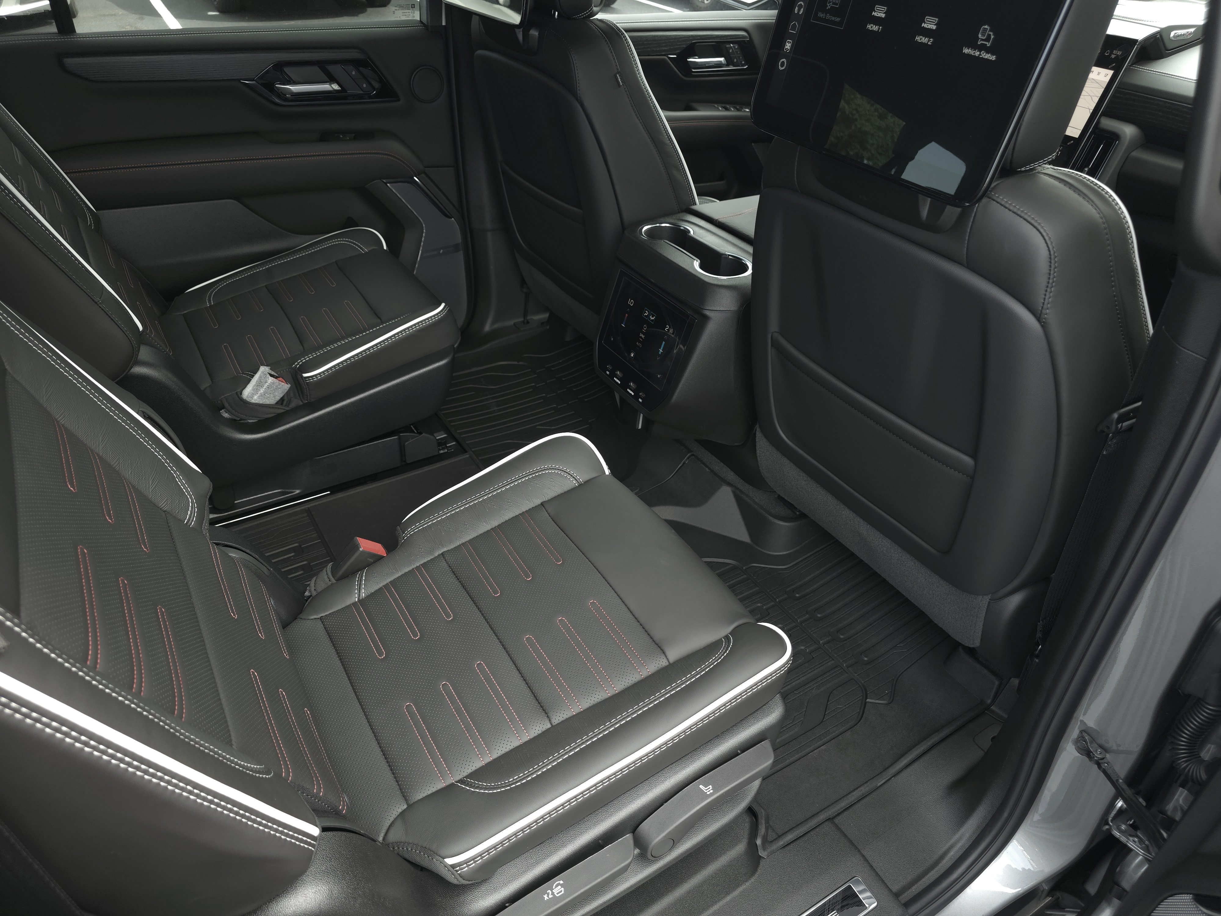 New 2026 GMC Yukon XL AT4 Ultimate w/ LPO, Floor Liner Package AWD/4WD image 52