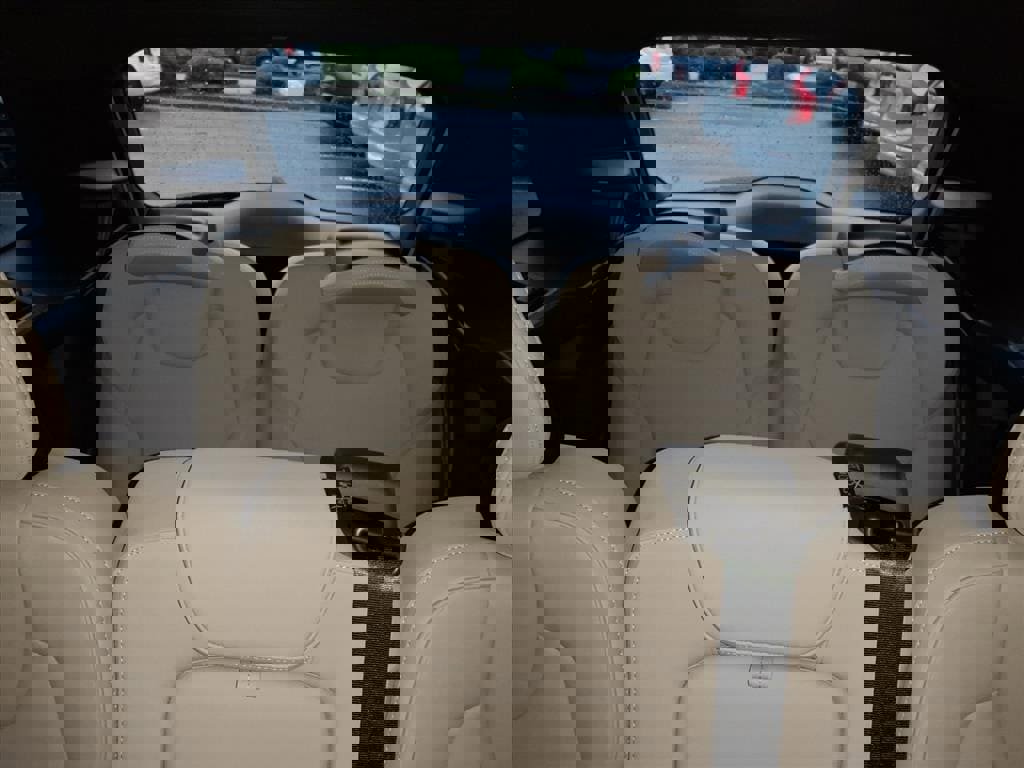New 2026 Volvo XC90 B5 Core image 16