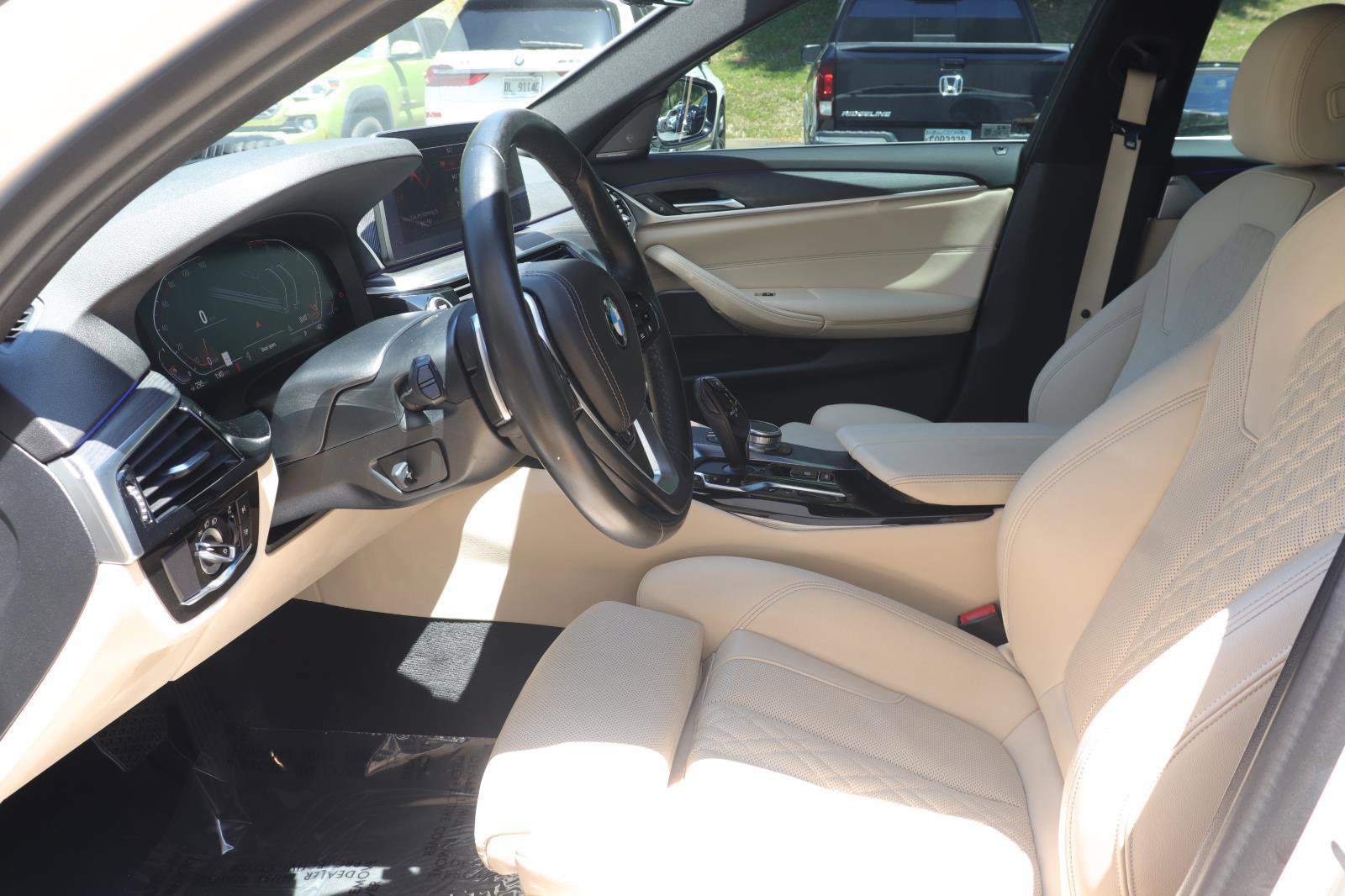 Used 2021 BMW 530i w/ Premium Package RWD image 11