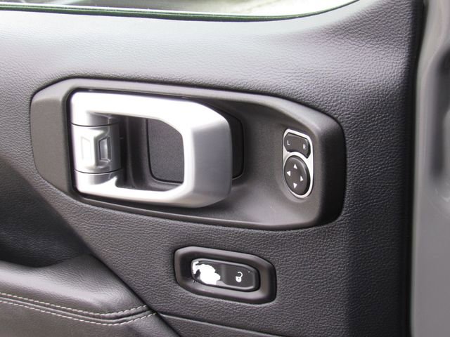 Used 2019 Jeep Wrangler Unlimited Sahara w/ Safety Group AWD/4WD image 32