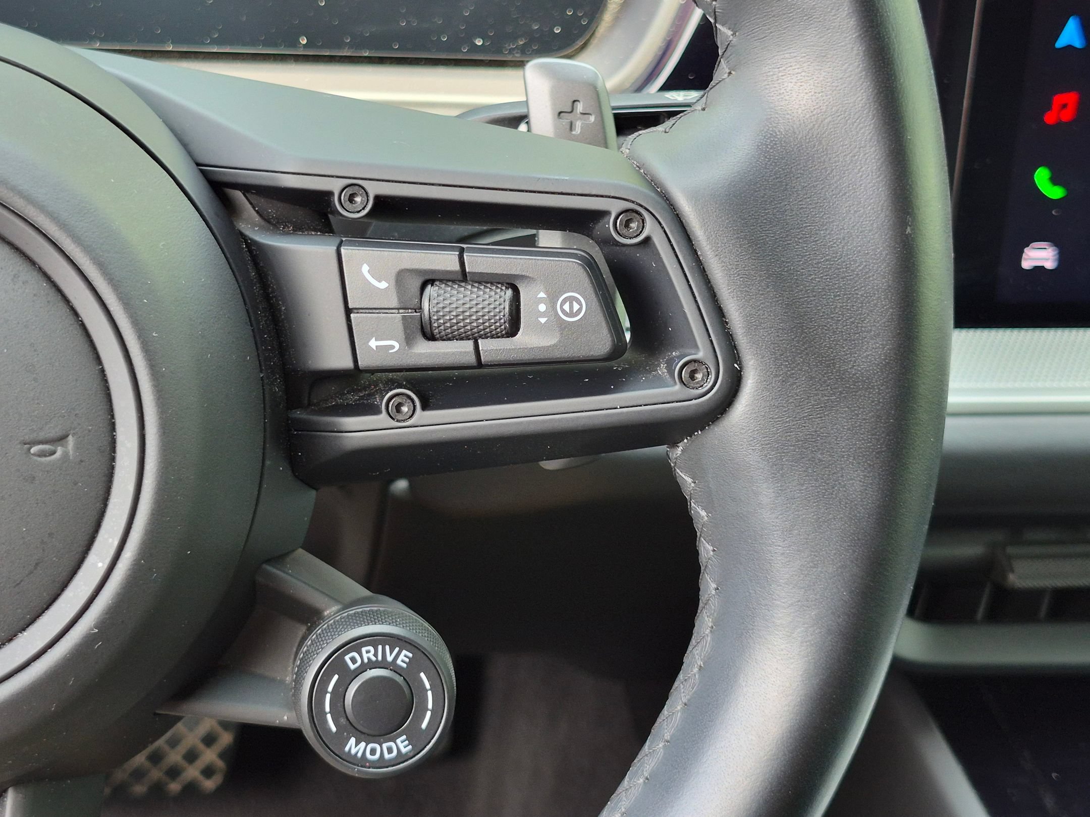 Certified 2024 Porsche Cayenne Coupe AWD/4WD image 9
