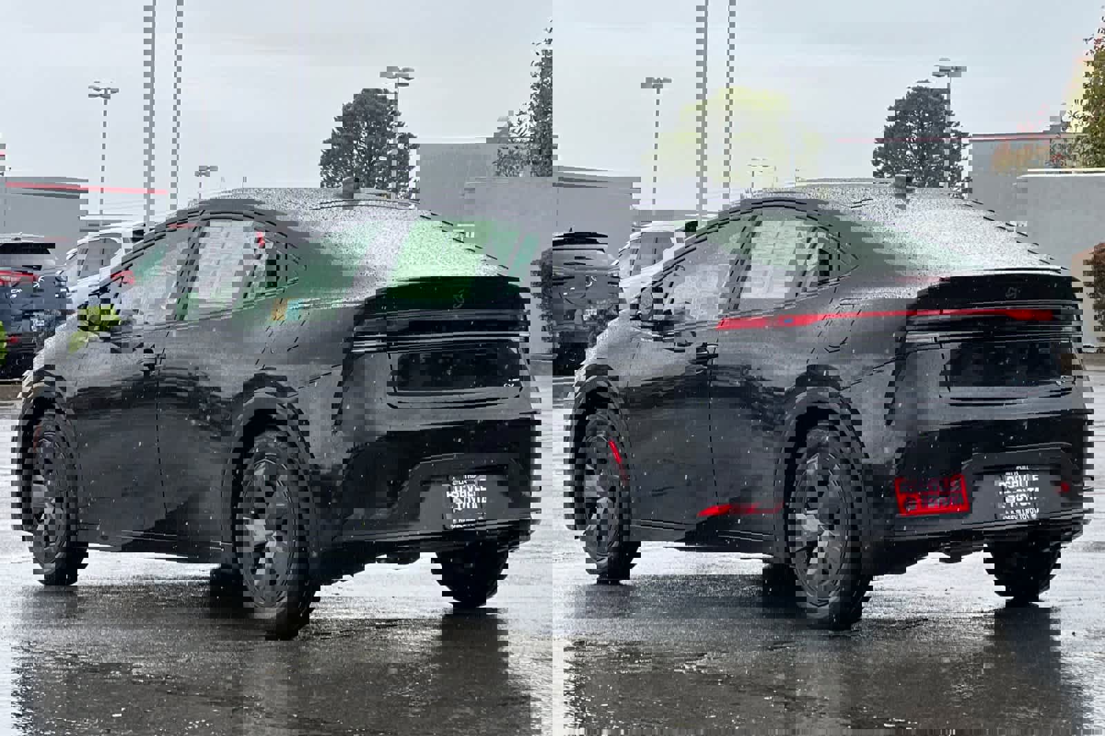 Used 2024 Toyota Prius LE FWD image 7