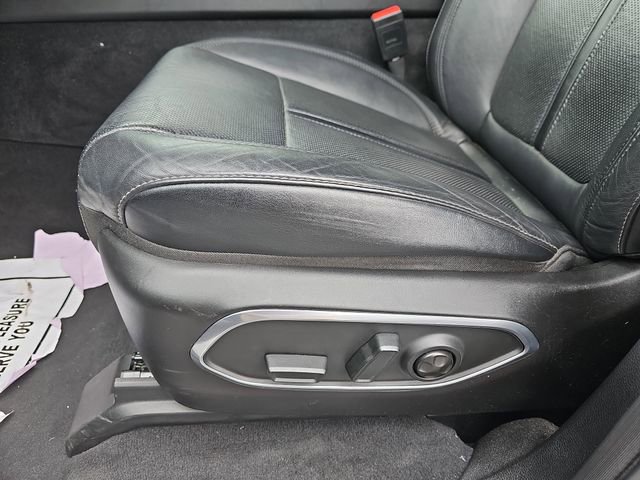 Used 2024 Jeep Wagoneer Series II w/ Flexible Seating Group RWD image 18