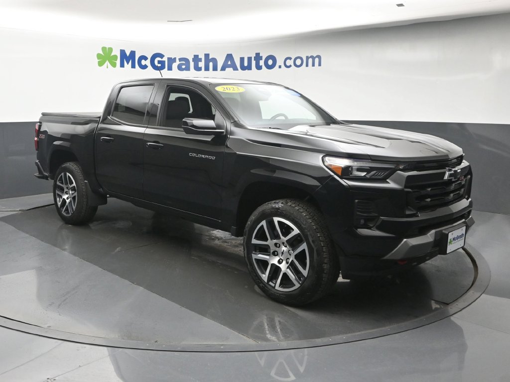 Used 2023 Chevrolet Colorado Z71 w/ Z71 Convenience Package 2 AWD/4WD image 2