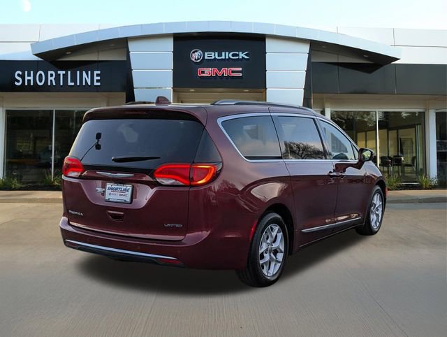 Used 2020 Chrysler Pacifica Limited image 3