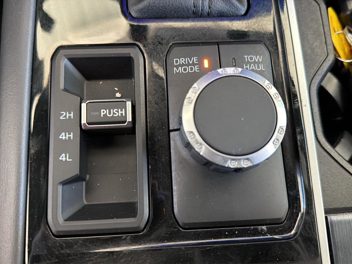 Used 2022 Toyota Tundra Platinum w/ Advanced Package AWD/4WD image 27