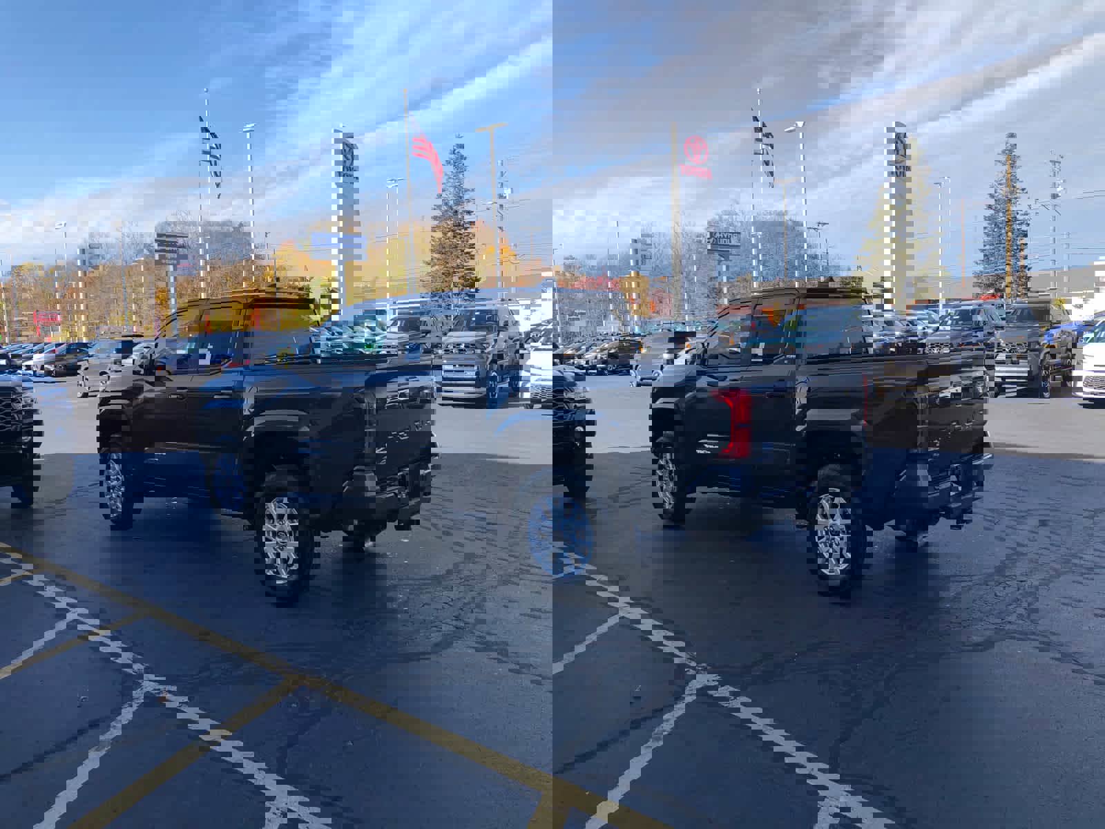 New 2025 Toyota Tacoma SR5 image 3