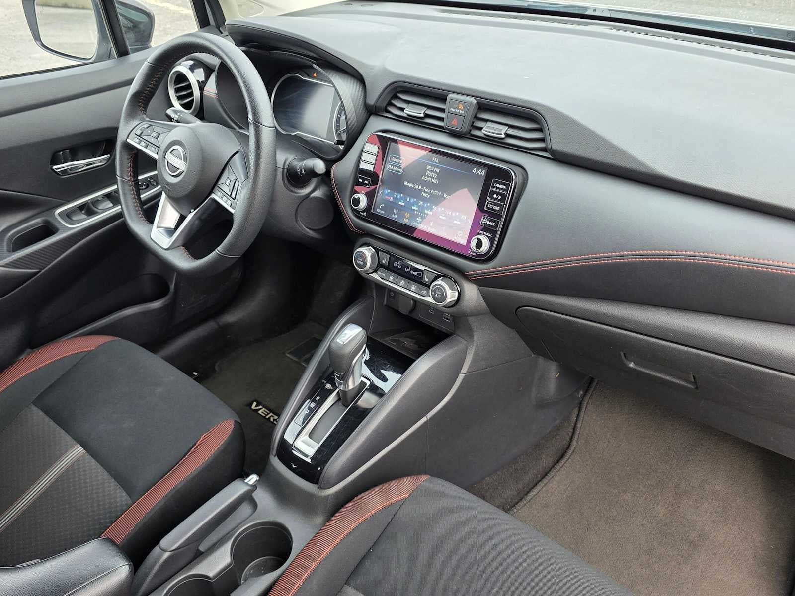 Used 2024 Nissan Versa SR FWD image 10