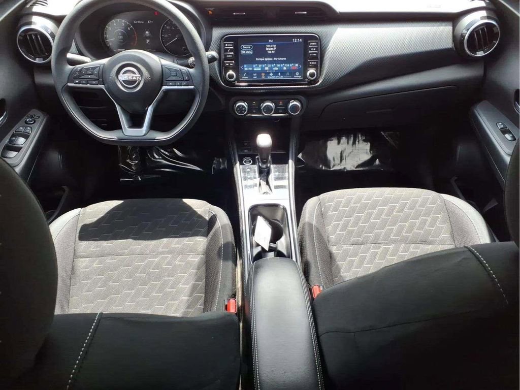 Used 2023 Nissan Kicks SV image 10