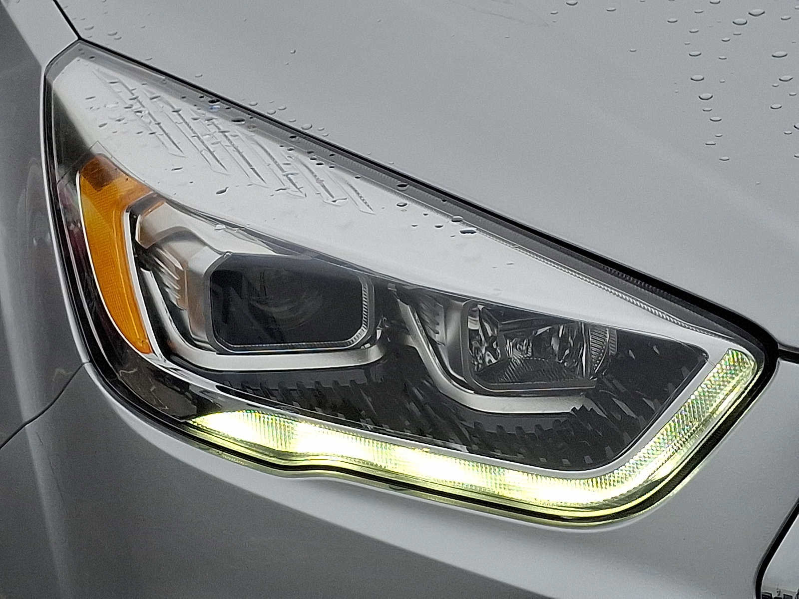 Used 2019 Ford Escape Titanium image 10