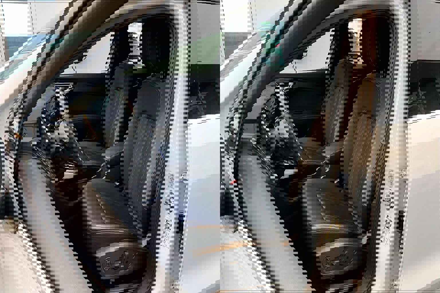 Used 2023 Audi Q4 e-tron Premium Plus w/ Premium Plus image 7