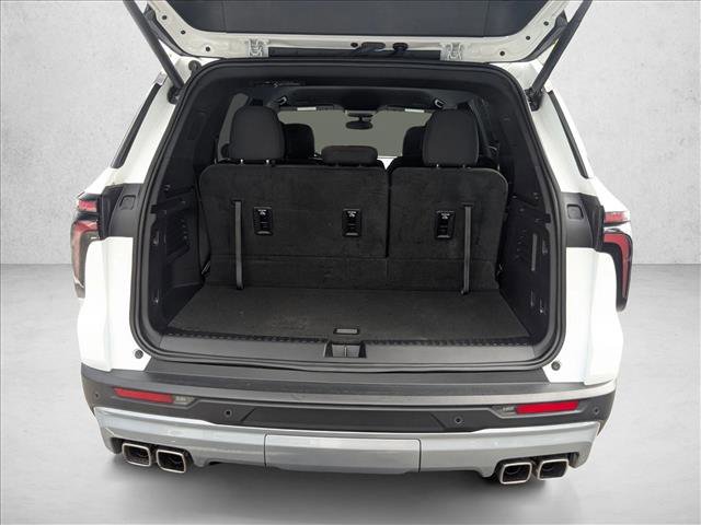 Used 2024 Chevrolet Traverse Z71 image 6