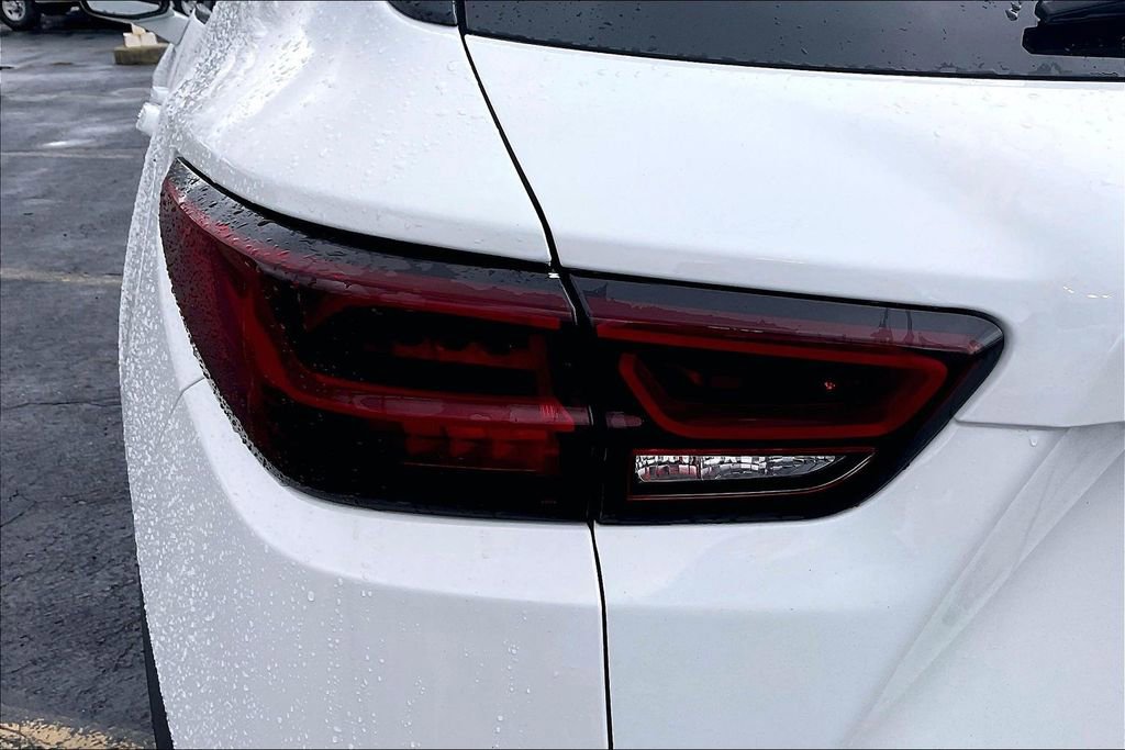 Used 2023 Chevrolet Blazer LT w/ Driver Confidence Package image 26