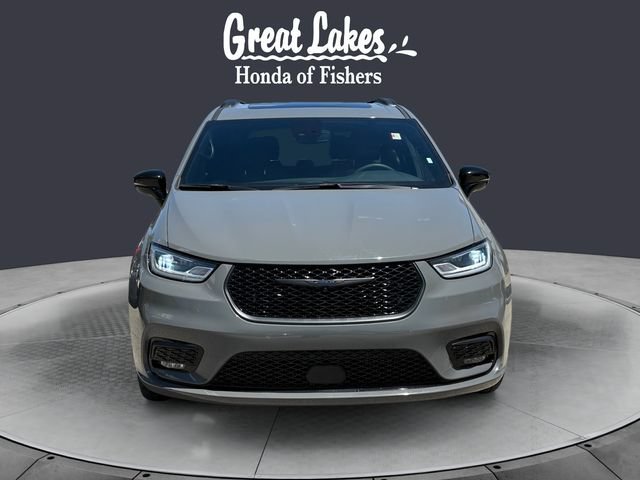 Used 2025 Chrysler Pacifica Limited FWD image 8