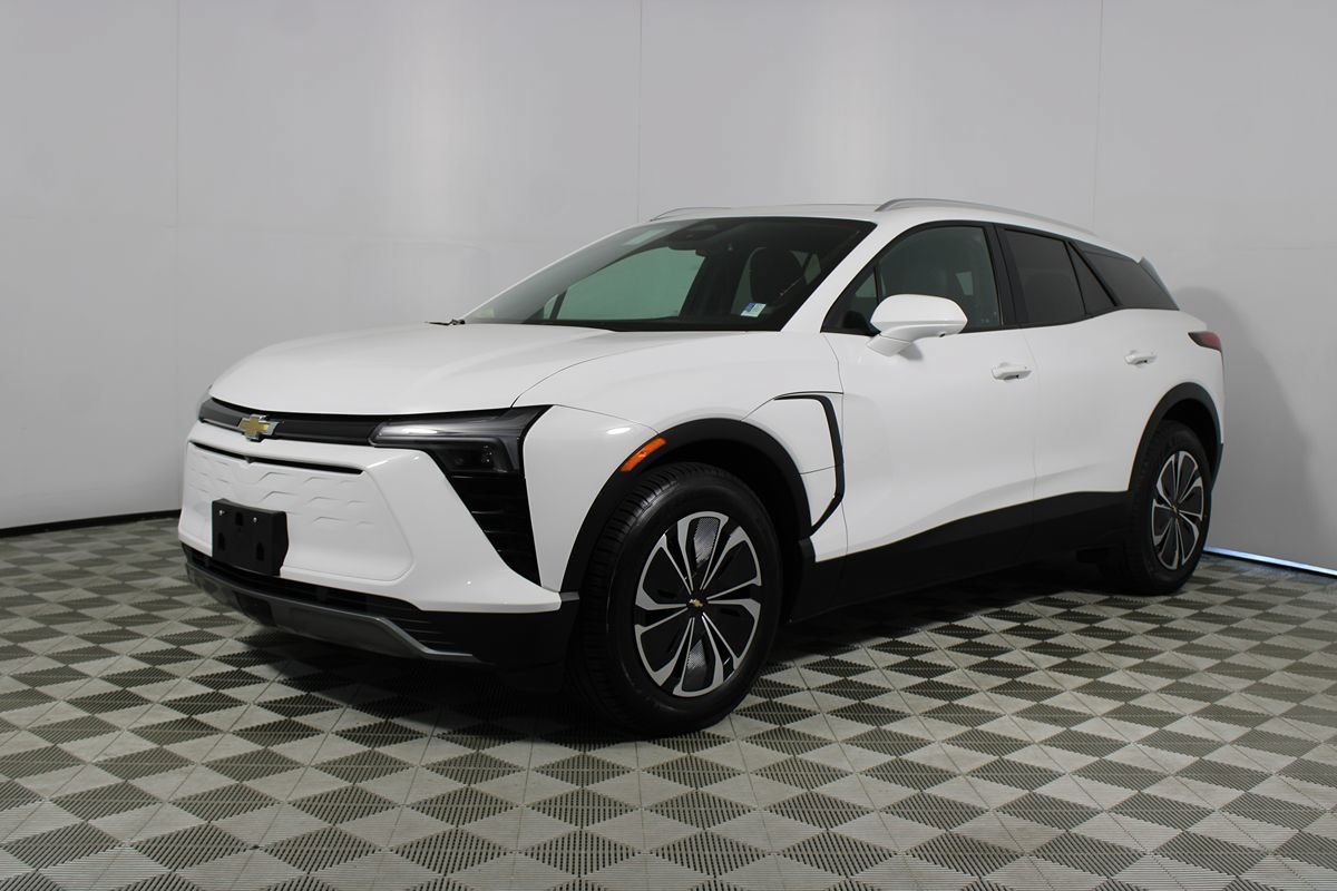 Used 2024 Chevrolet Blazer EV LT AWD/4WD image 3