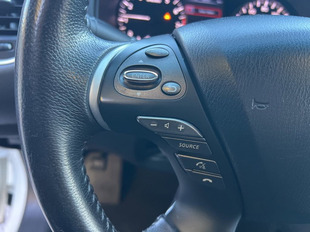 Used 2014 Nissan Pathfinder SV image 15