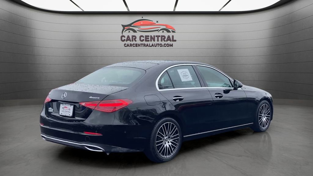 Used 2025 Mercedes-Benz C 300 4MATIC Sedan image 5