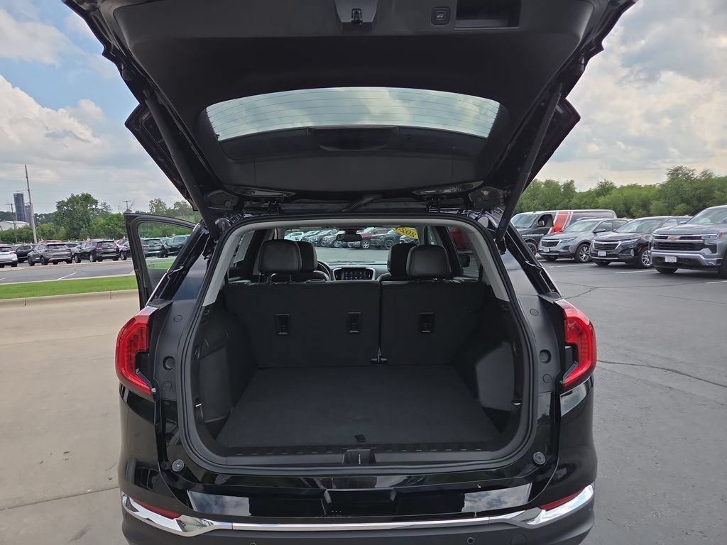 Certified 2024 GMC Terrain SLT w/ Infotainment Package II AWD/4WD image 31