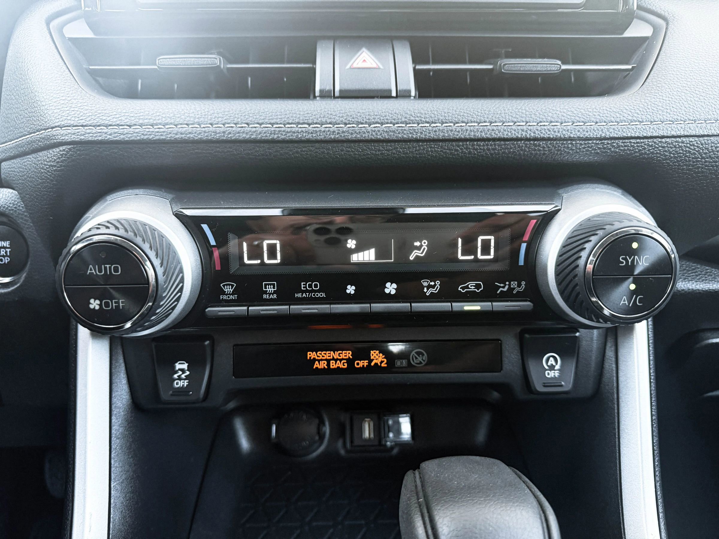 Used 2020 Toyota RAV4 XLE image 19