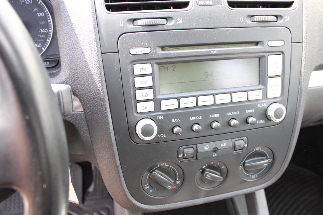 Used 2009 Volkswagen Jetta SE FWD image 15