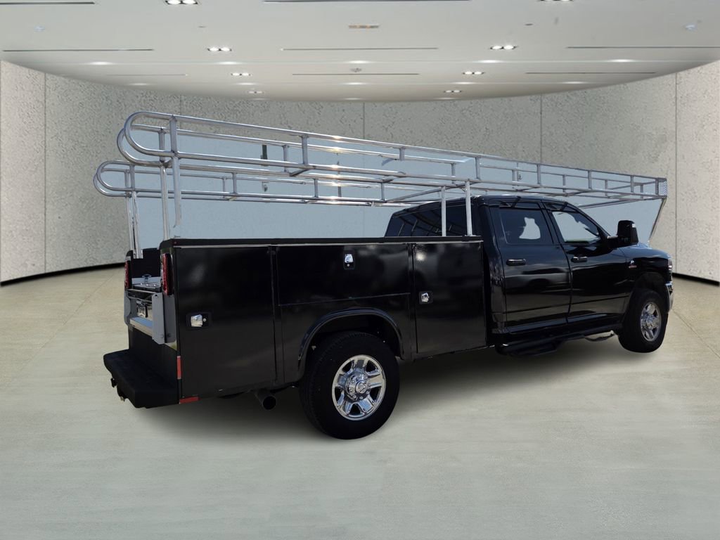 Used 2024 RAM 3500 Tradesman w/ Chrome Appearance Group image 3