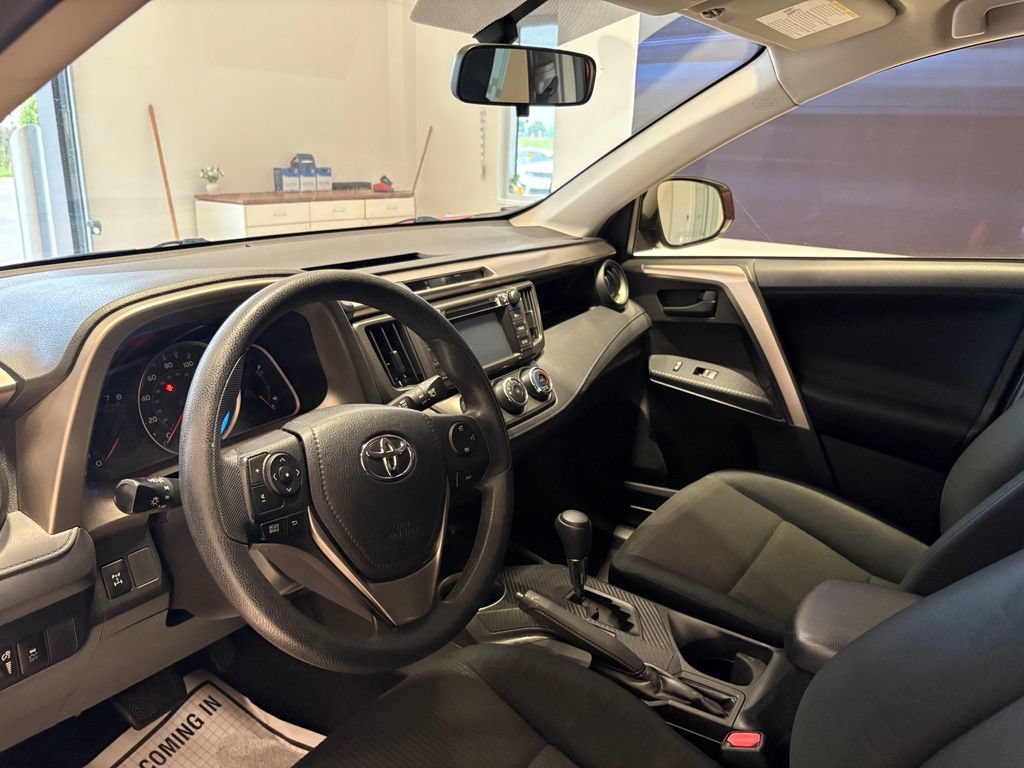 Used 2015 Toyota RAV4 LE AWD/4WD image 12