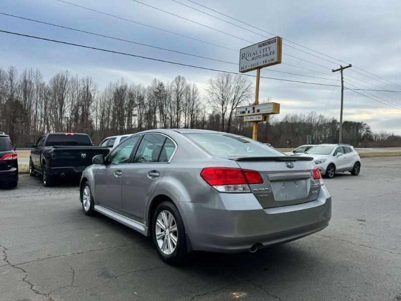 Used 2011 Subaru Legacy 2.5i Premium w/ Popular Equipment Group 2C image 7