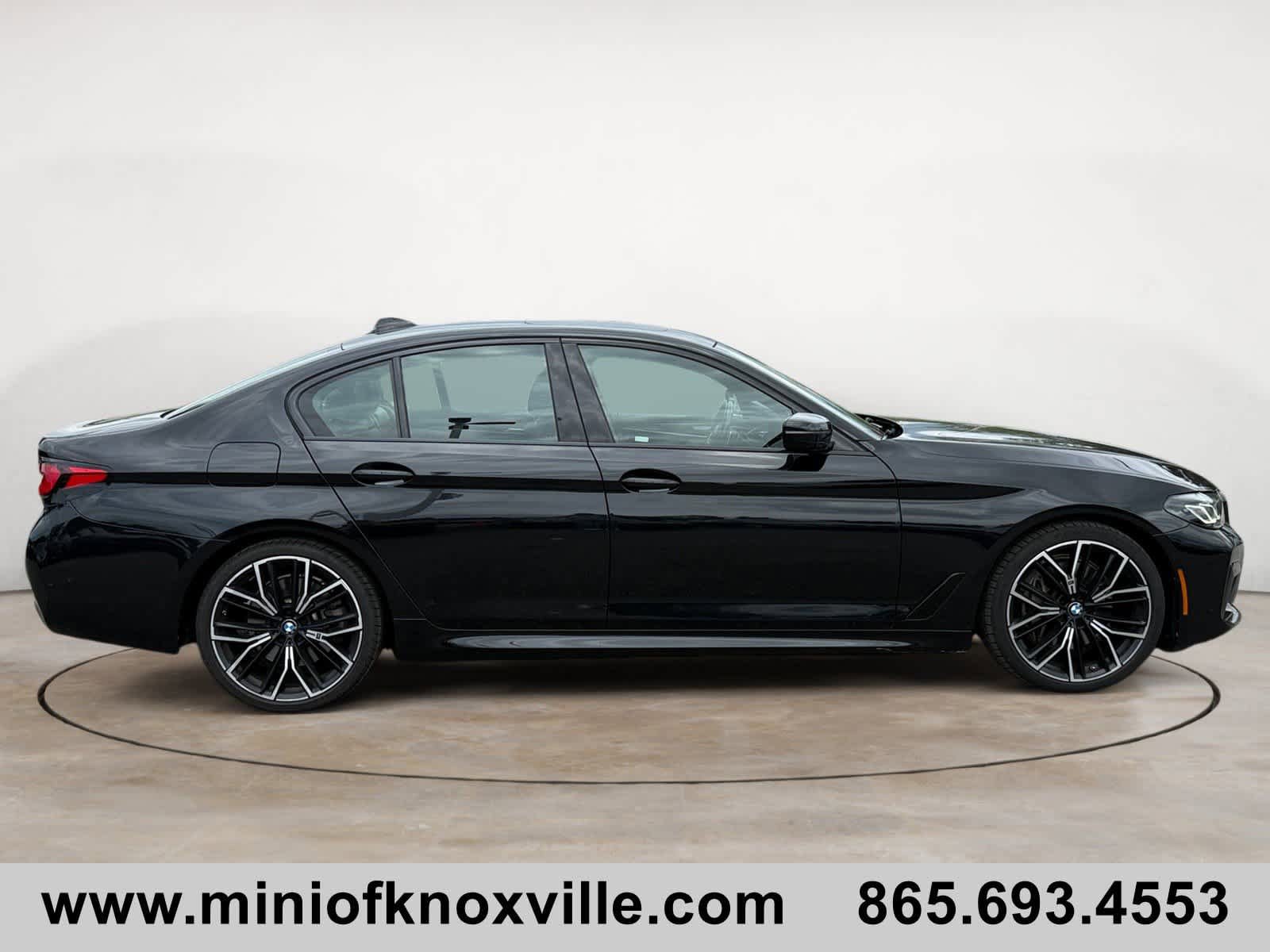 Used 2021 BMW 540i w/ M Sport Package RWD image 2