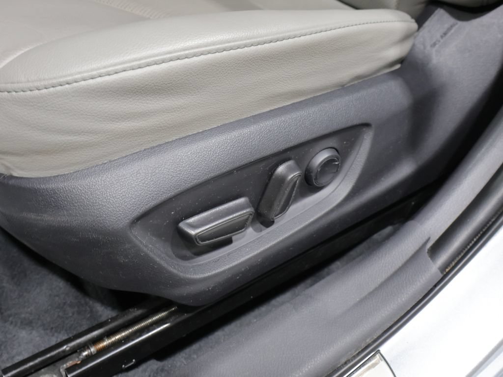 Used 2022 Toyota Camry XLE w/ Cold Weather Package FWD image 12
