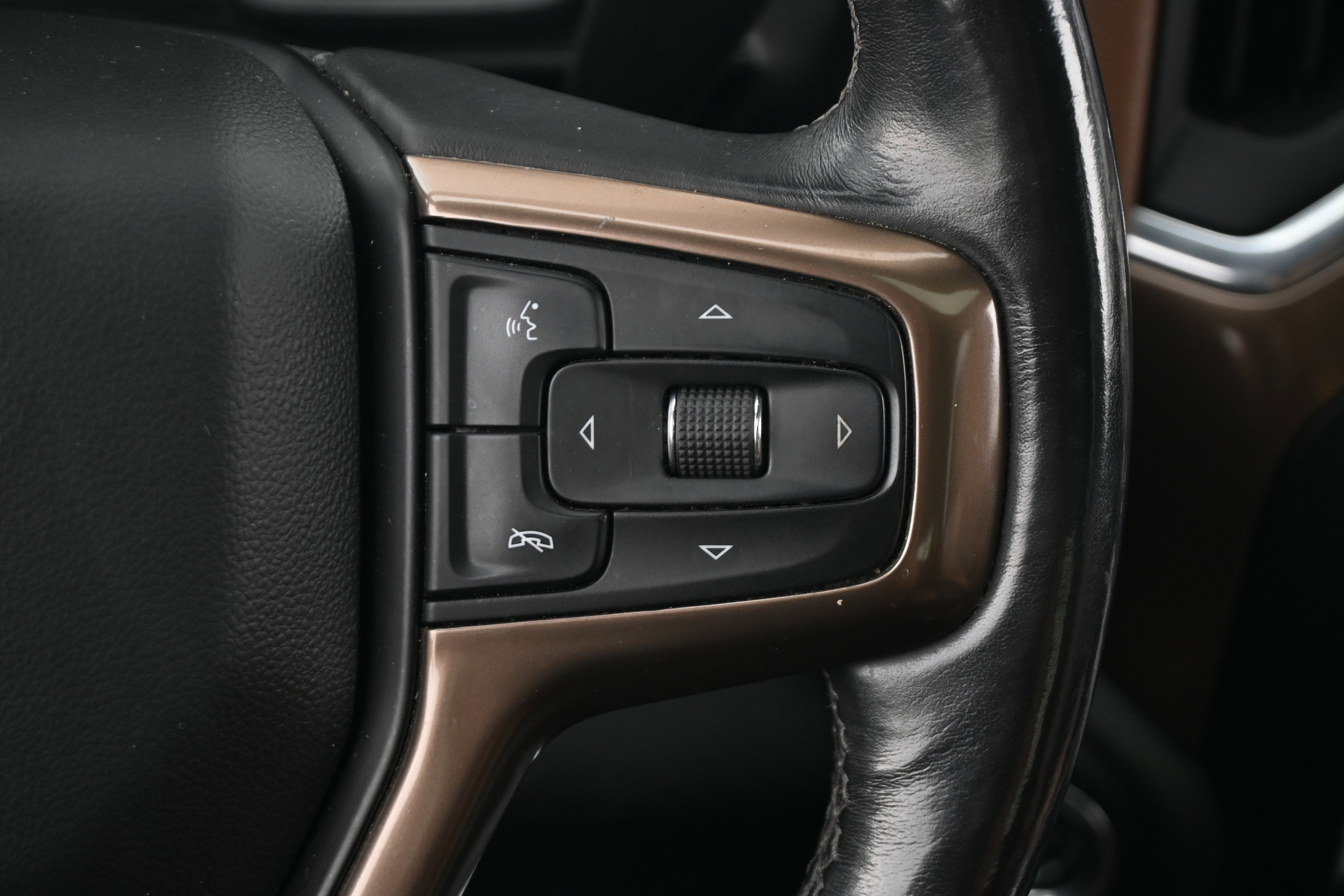 Used 2020 Chevrolet Silverado 2500 High Country image 33