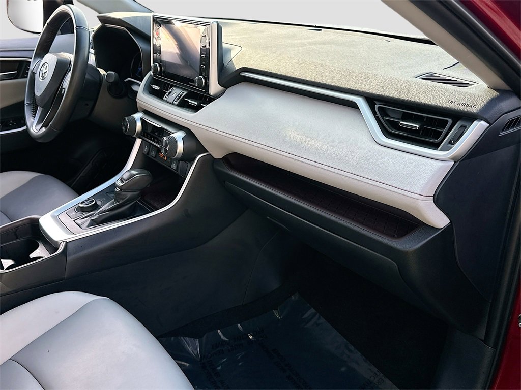 Used 2019 Toyota RAV4 Limited image 29