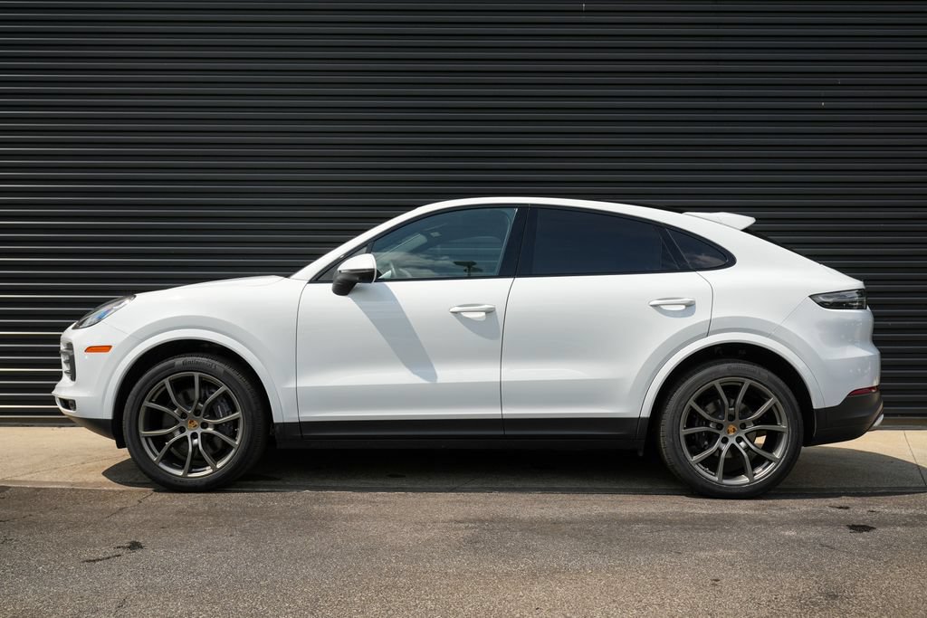 Certified 2022 Porsche Cayenne Coupe AWD/4WD image 2