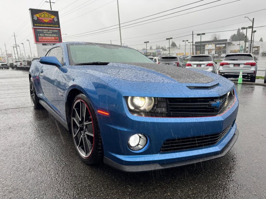Used 2013 Chevrolet Camaro SS w/ Hot Wheels Special Edition image 11