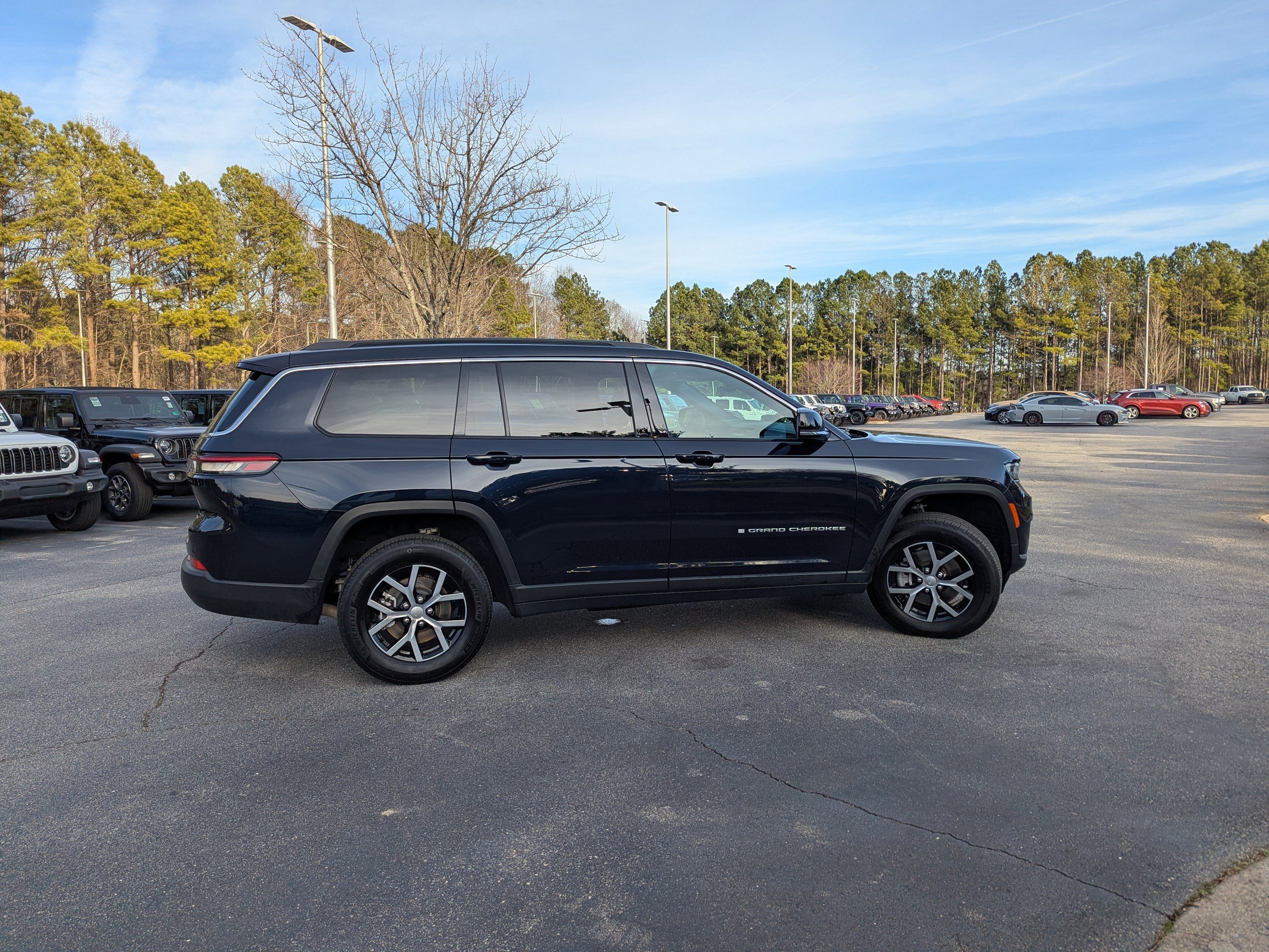 Certified 2024 Jeep Grand Cherokee L Limited image 4