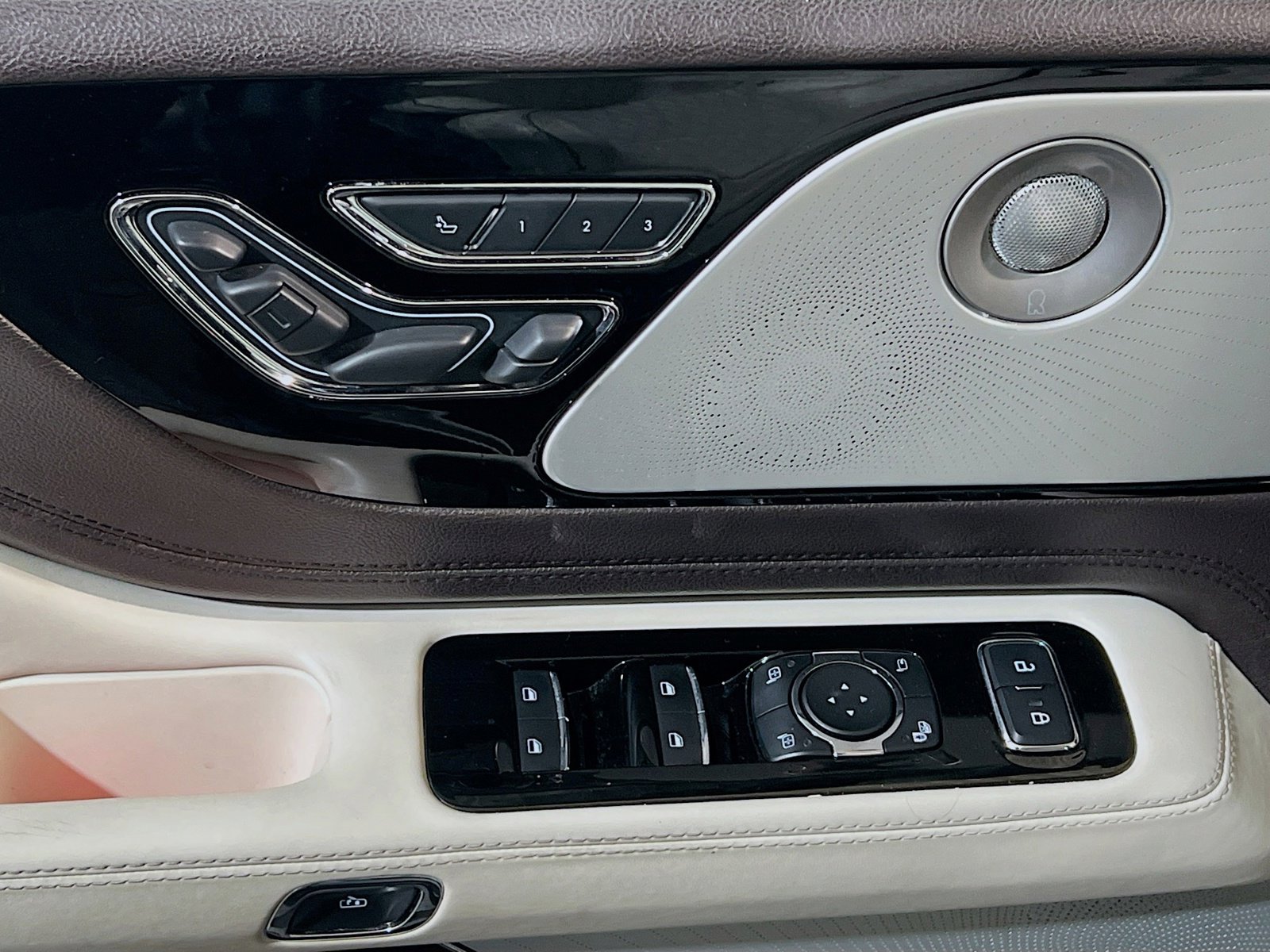 Used 2020 Lincoln Aviator Black Label image 14