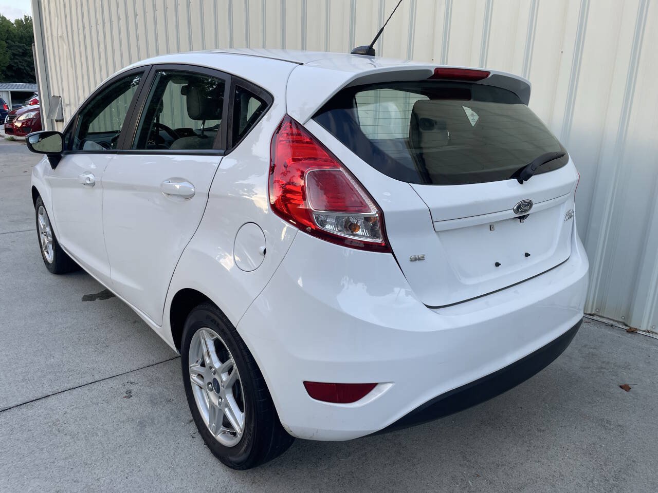 Used 2018 Ford Fiesta SE FWD image 5