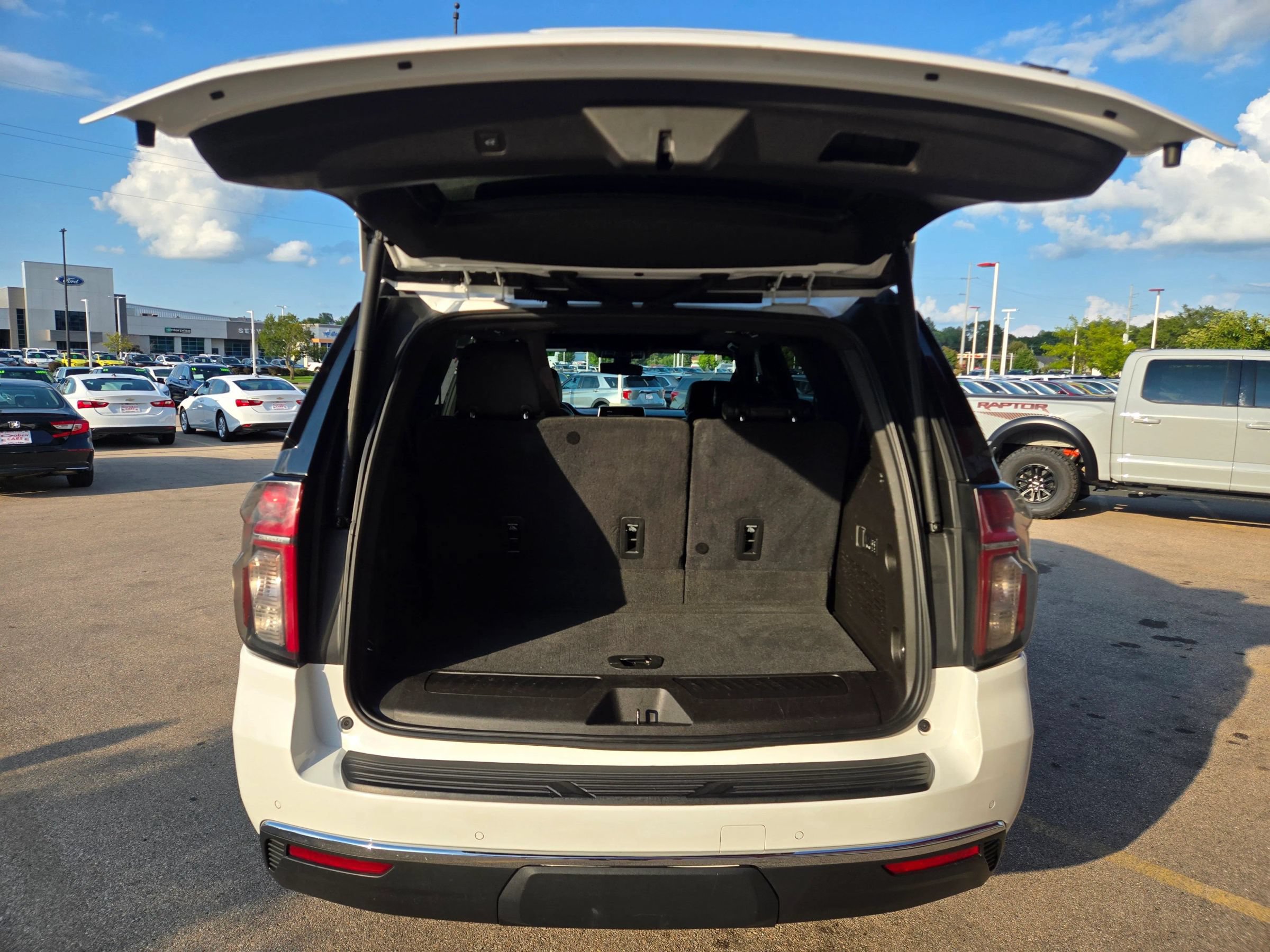 Used 2021 Chevrolet Tahoe LT w/ LT Signature Plus Package AWD/4WD image 7