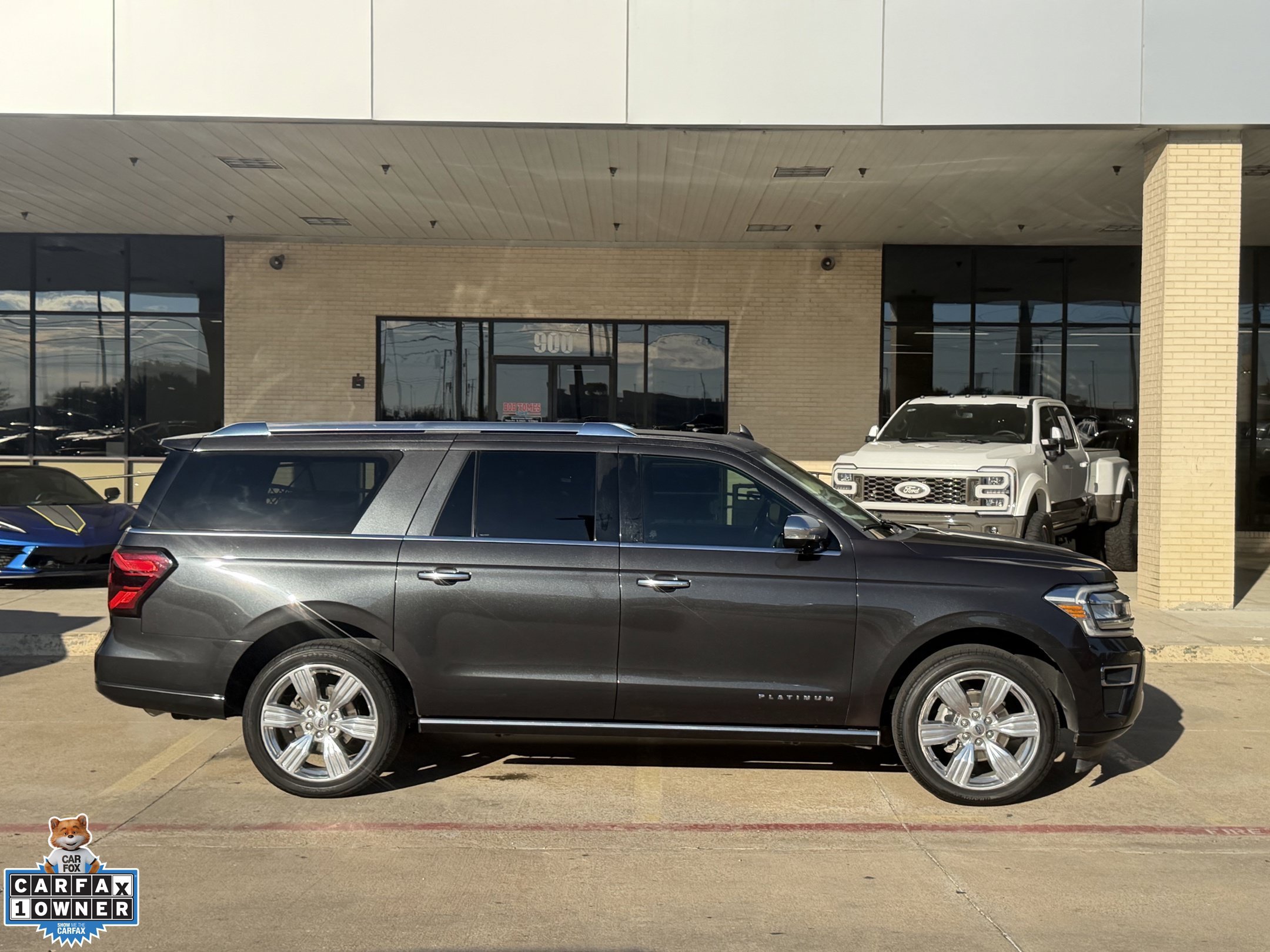 Used 2023 Ford Expedition Max Platinum AWD/4WD image 3