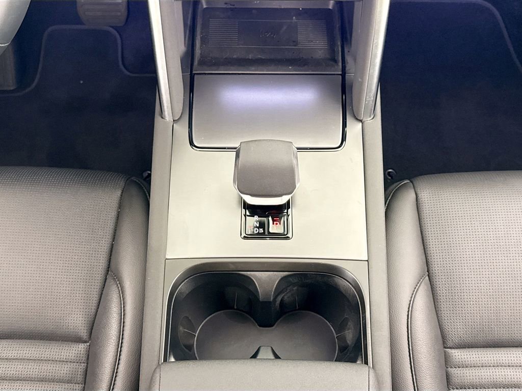 Used 2025 Land Rover Discovery Sport S image 12