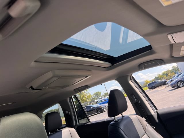 Used 2020 Honda Pilot Touring image 35