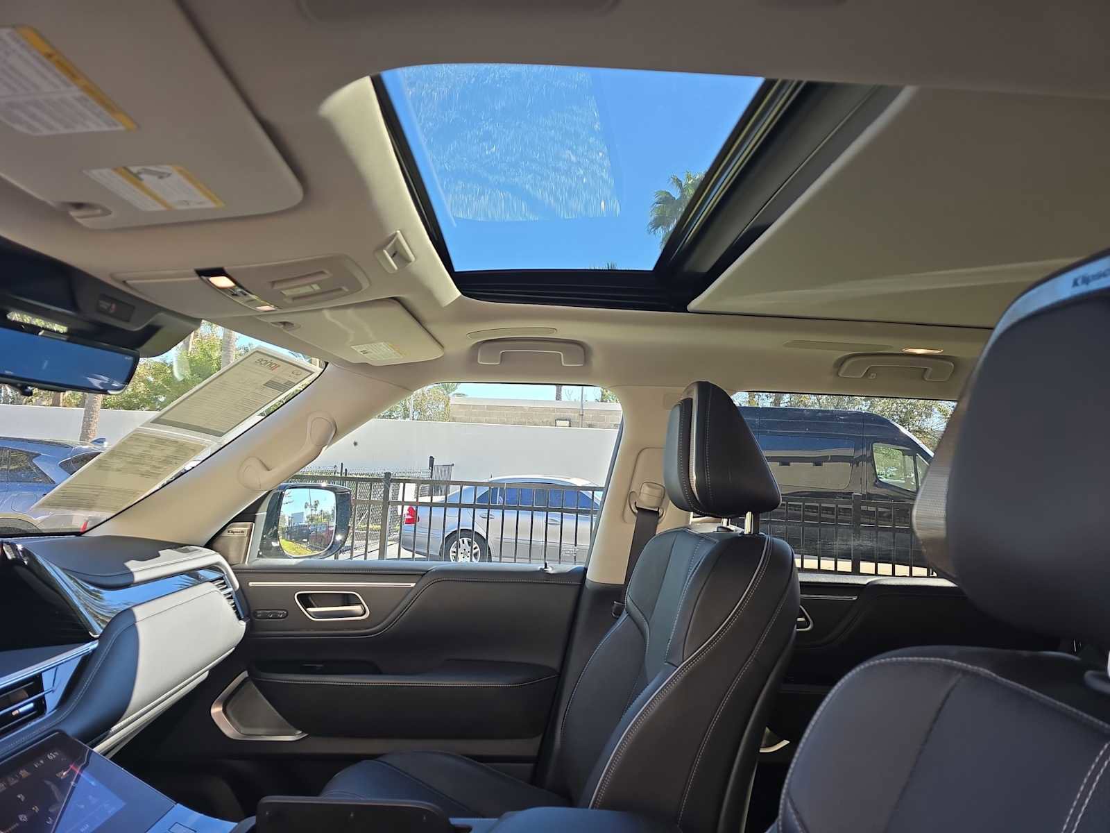 Certified 2025 INFINITI QX80 Sensory image 26