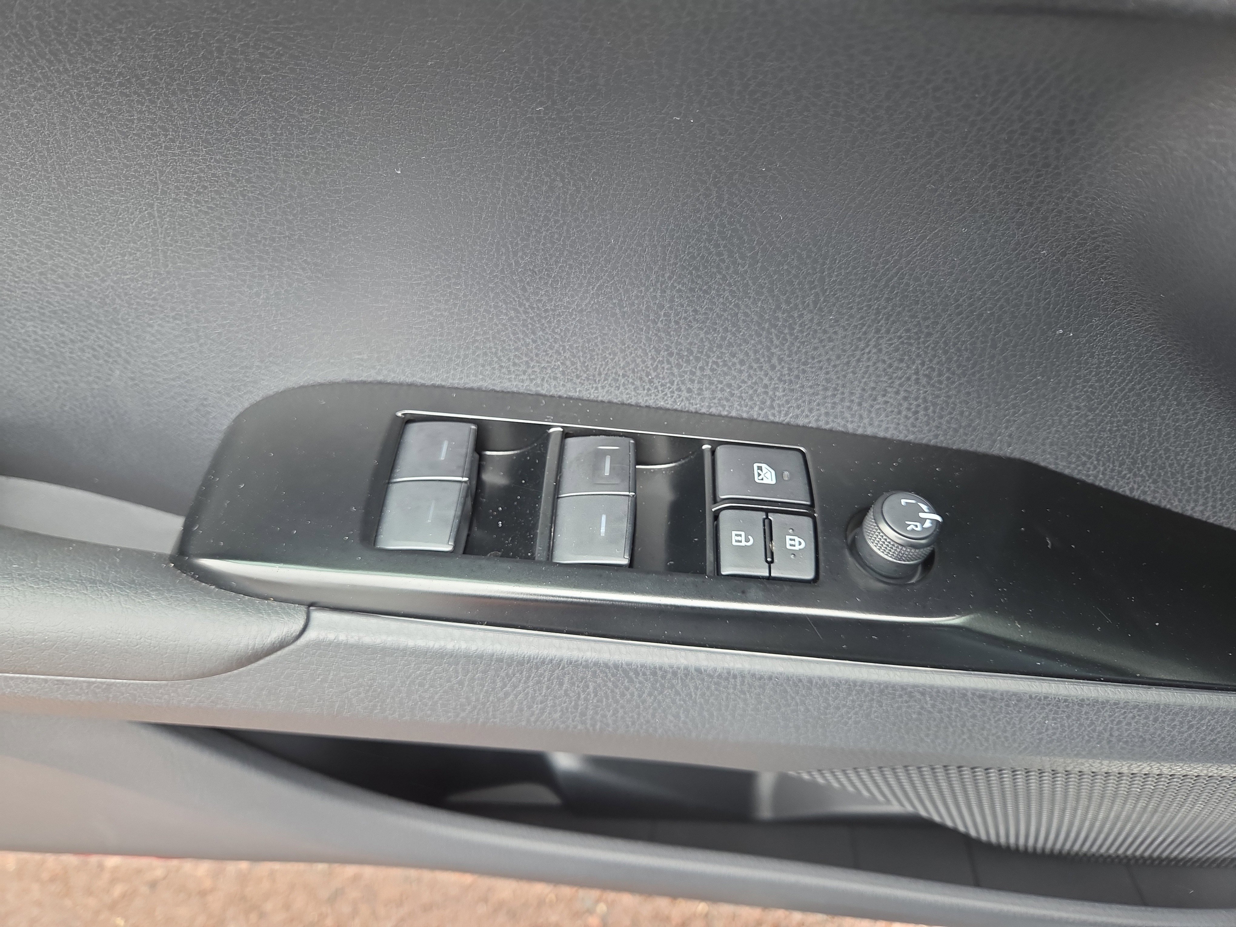 Certified 2026 Toyota Camry SE FWD image 28